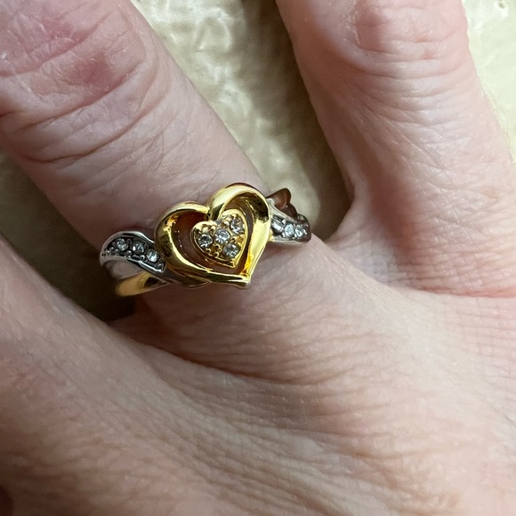 Beautiful Ring - Picture 5 of 5